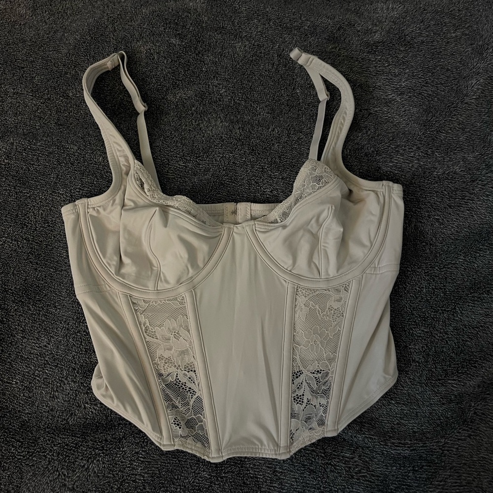 GILLY HICKS cream/white corset top SIZE Medium